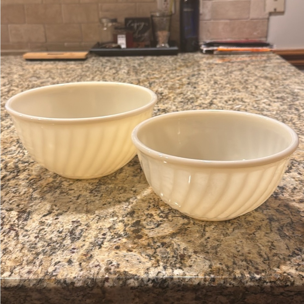 Fire King Cream Nesting Bowl Set - Picture 6 of 7
